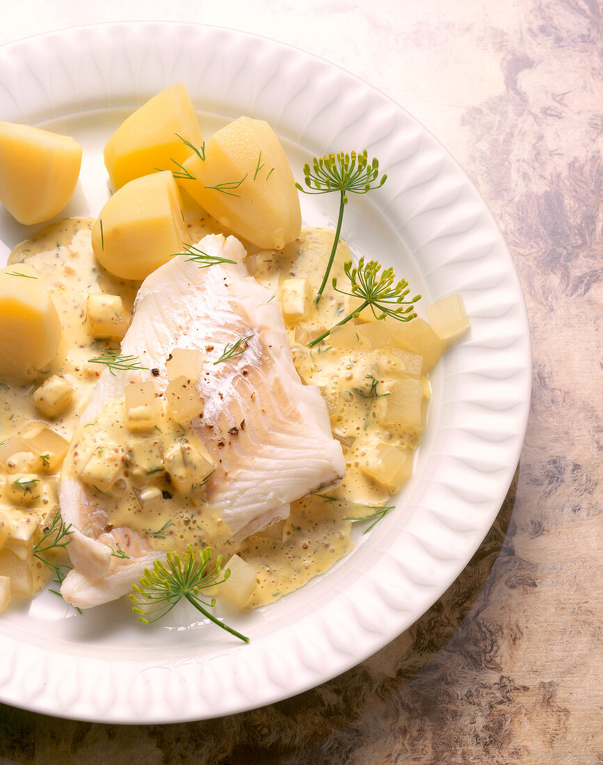 Dorschfilet mit Senfsauce, Dill und Kartoffeln