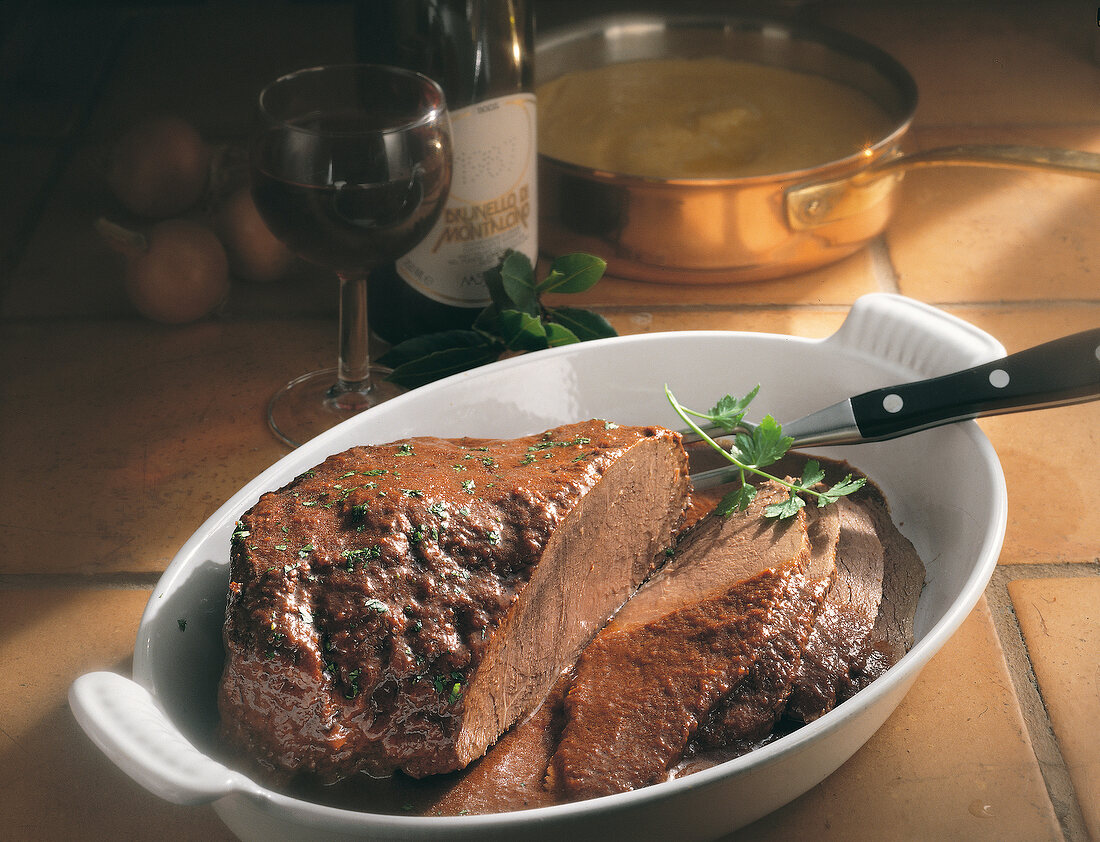 Beef.  Rinderschmorbraten: Brasato al brunello di montalcino