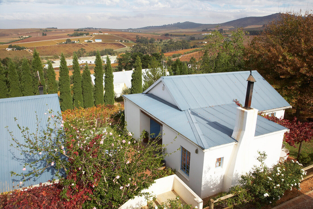 Südafrika, Weingut Meinert, Blick von der Terrasse des Gutes