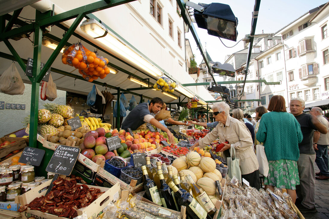 Obstmarkt Ort in Bozen Bolzano