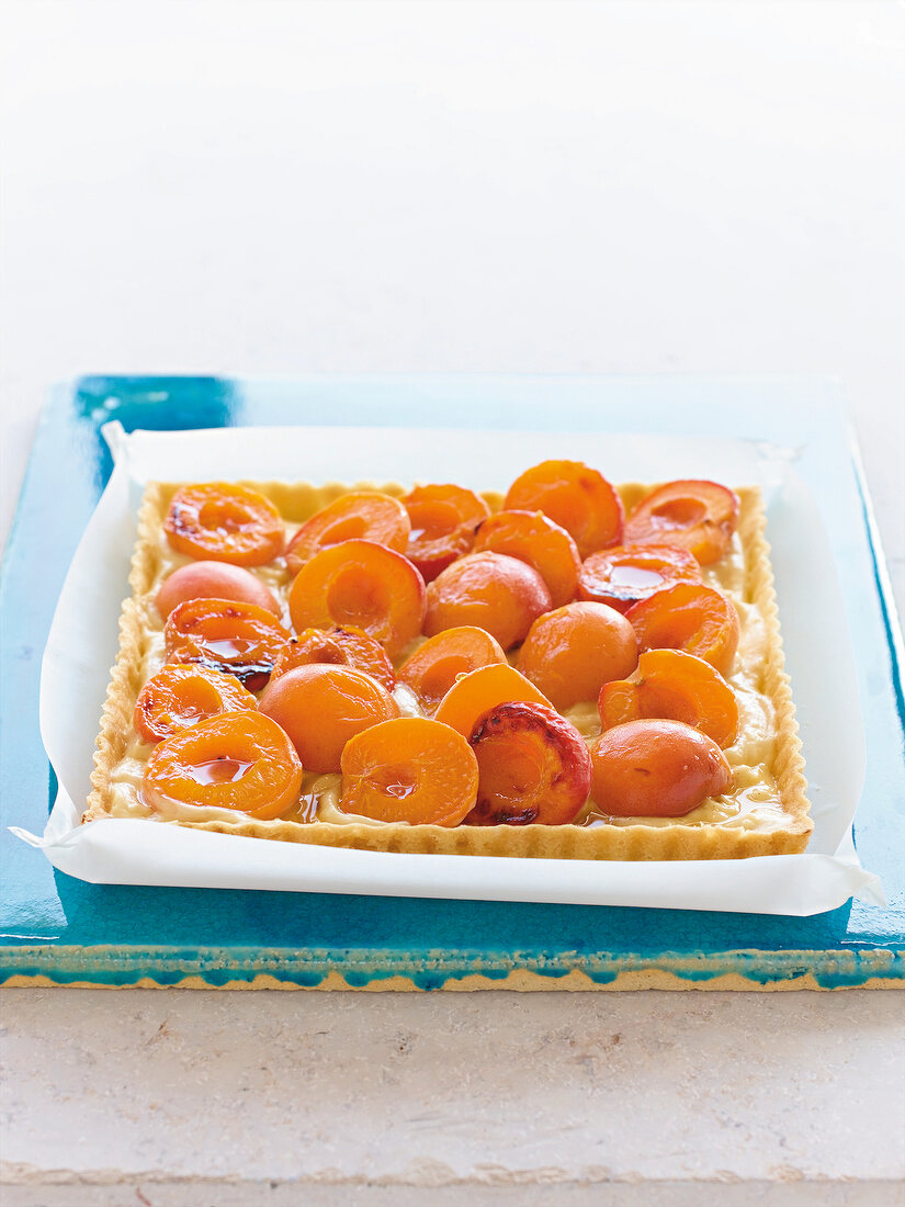 Aprikosen-Tarte mit Vanillecreme 