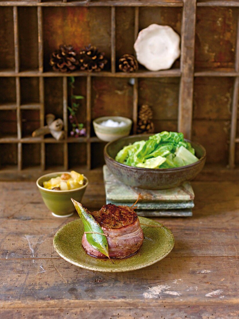 Venison medallions with pear chutney