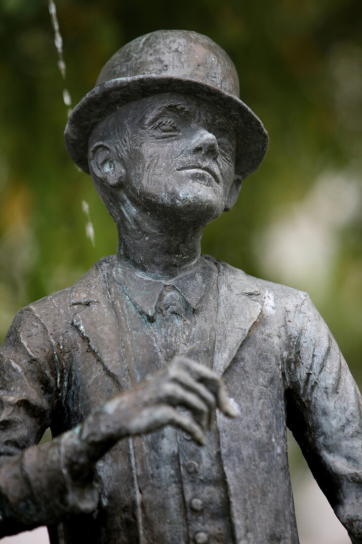 Brunnenfigur des Komikers Karl Valentin am Viktualienmarkt