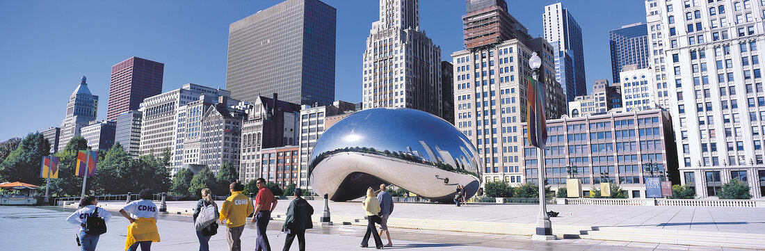 Panoramic view of Cloud Gate in Millennium Park, Chicago, Illinois, USA