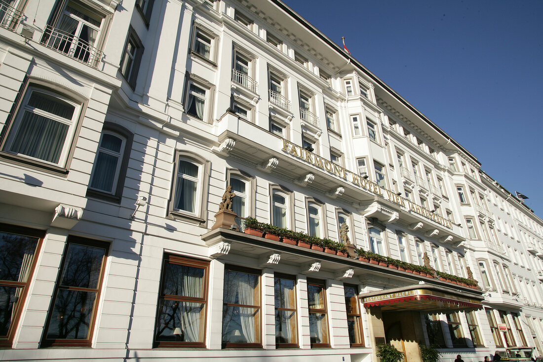 Fairmont Vier Jahreszeiten Hotel in Hamburg Deutschland Grandhotel