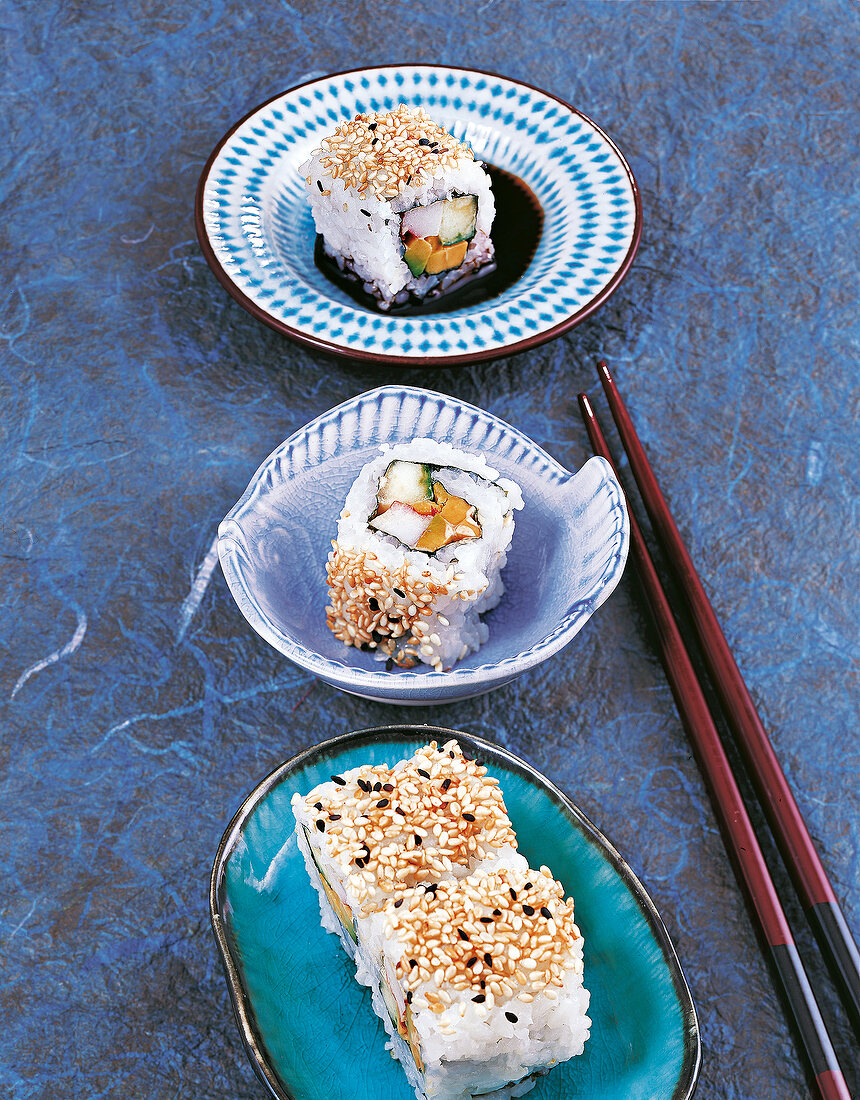 Sushi - Ura-Maki mit Surimi