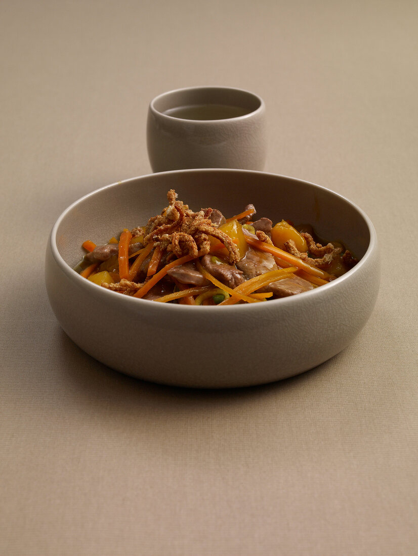 Wok, Entenbruststreifen mit Mango, Möhren, Frühlingszwiebeln