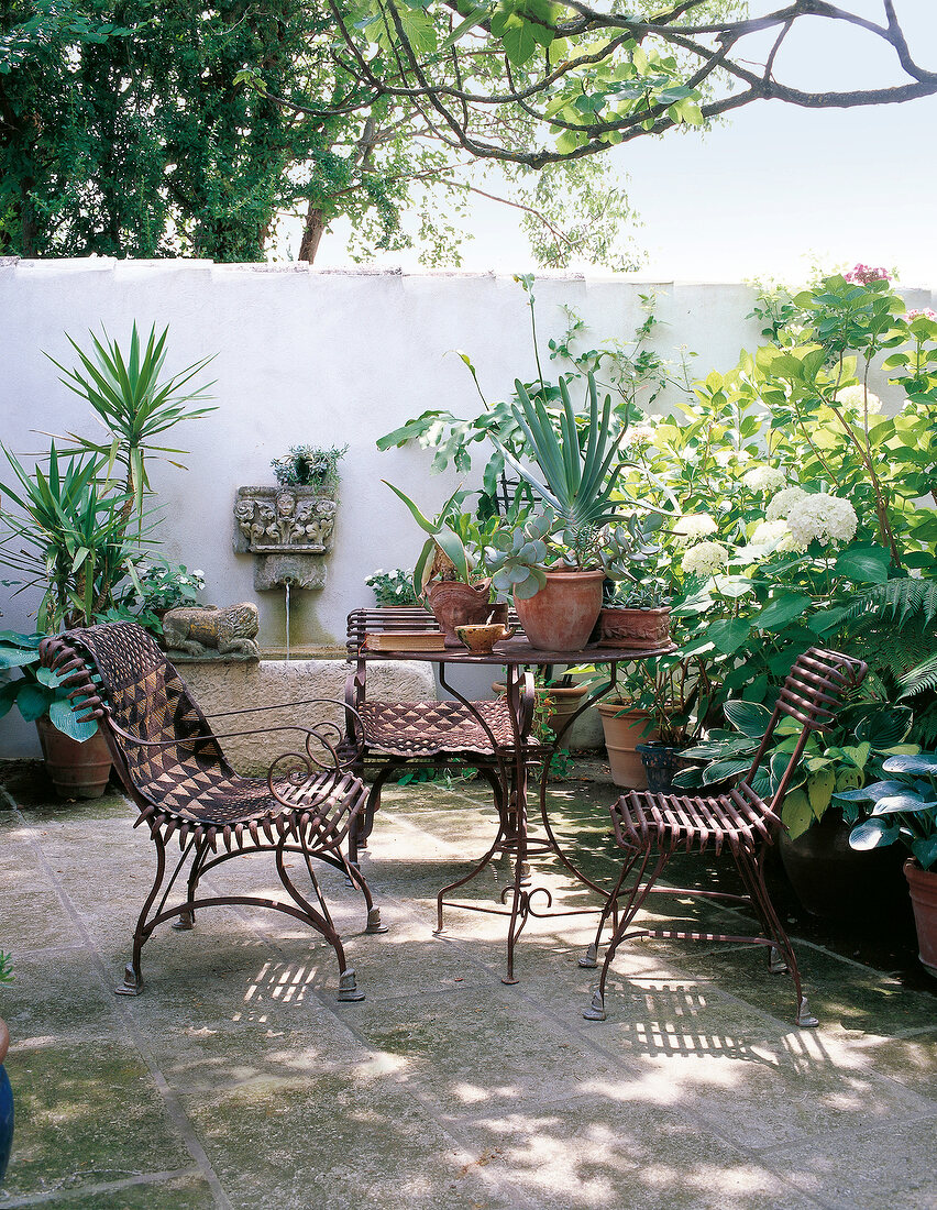 Terrasse der Galeristin Doudou Bayol in Südfrankreich