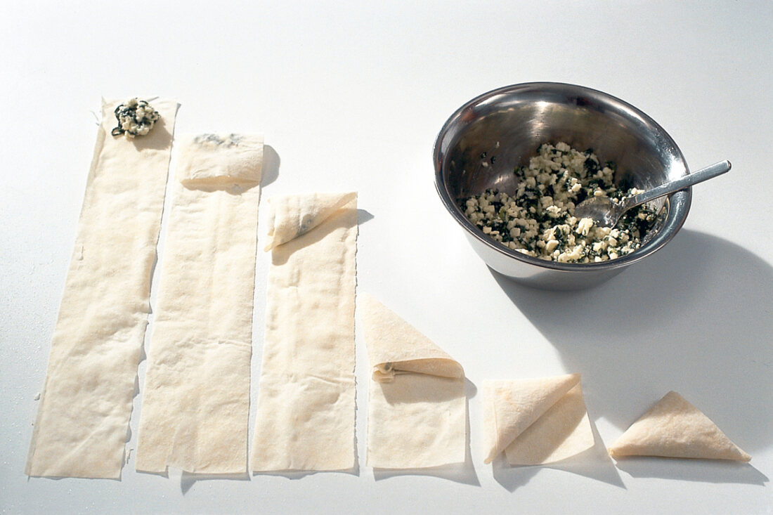 100 beste Brot, Samosa: Teigst reifen füllen, zusammenklappen, Step