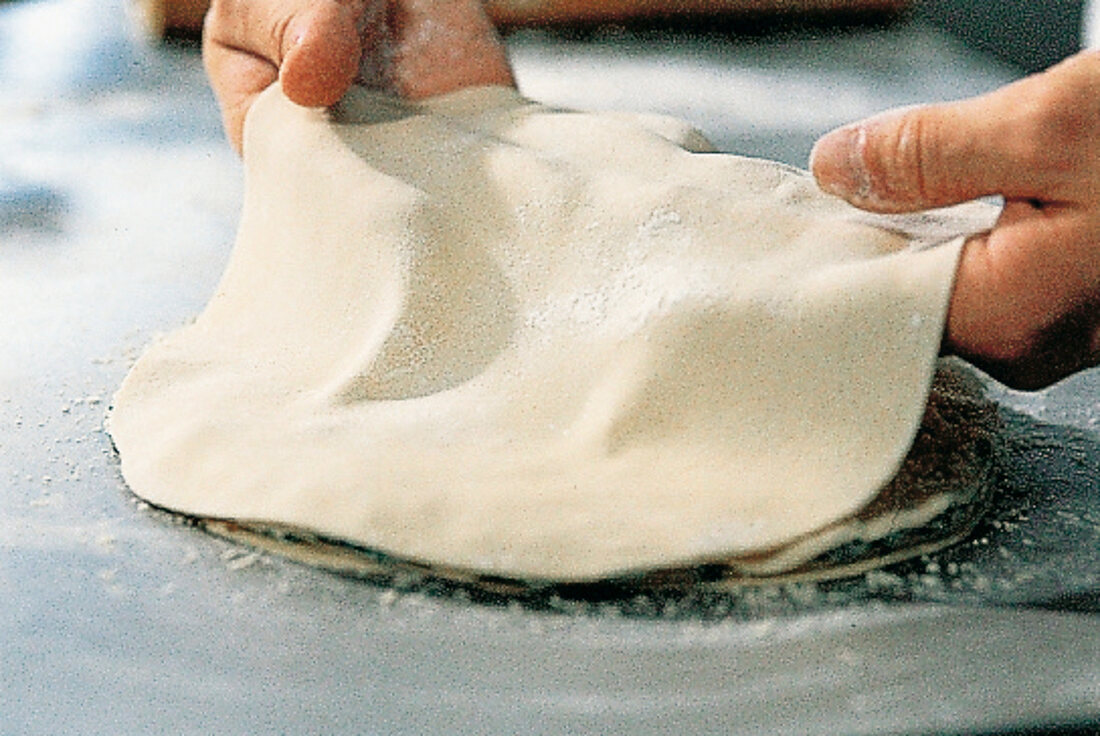 100 beste Brot, Füllung auf Fl aden mit 3. Fladen bedecken, Step 6