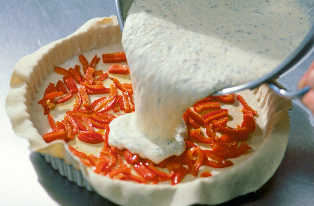 100 beste Brot, Banitza: Käsem asse auf Teig, Paprika gießen, Step1