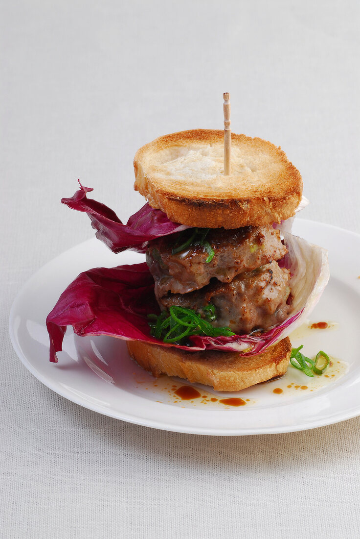 Vorspeisen & Nachspeisen, Lammbällchen zwischen Brot