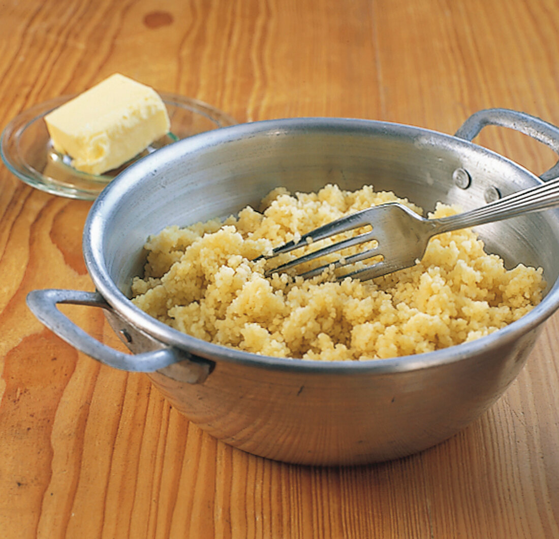 Orientküche, Couscous mit Lamm: Couscous auflockern, Step 1