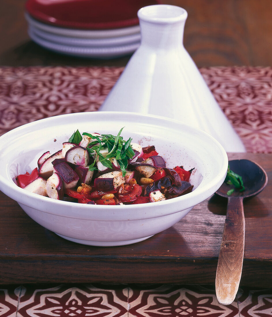 Orientküche, Auberginen-Tajine mit Paprika und Minze