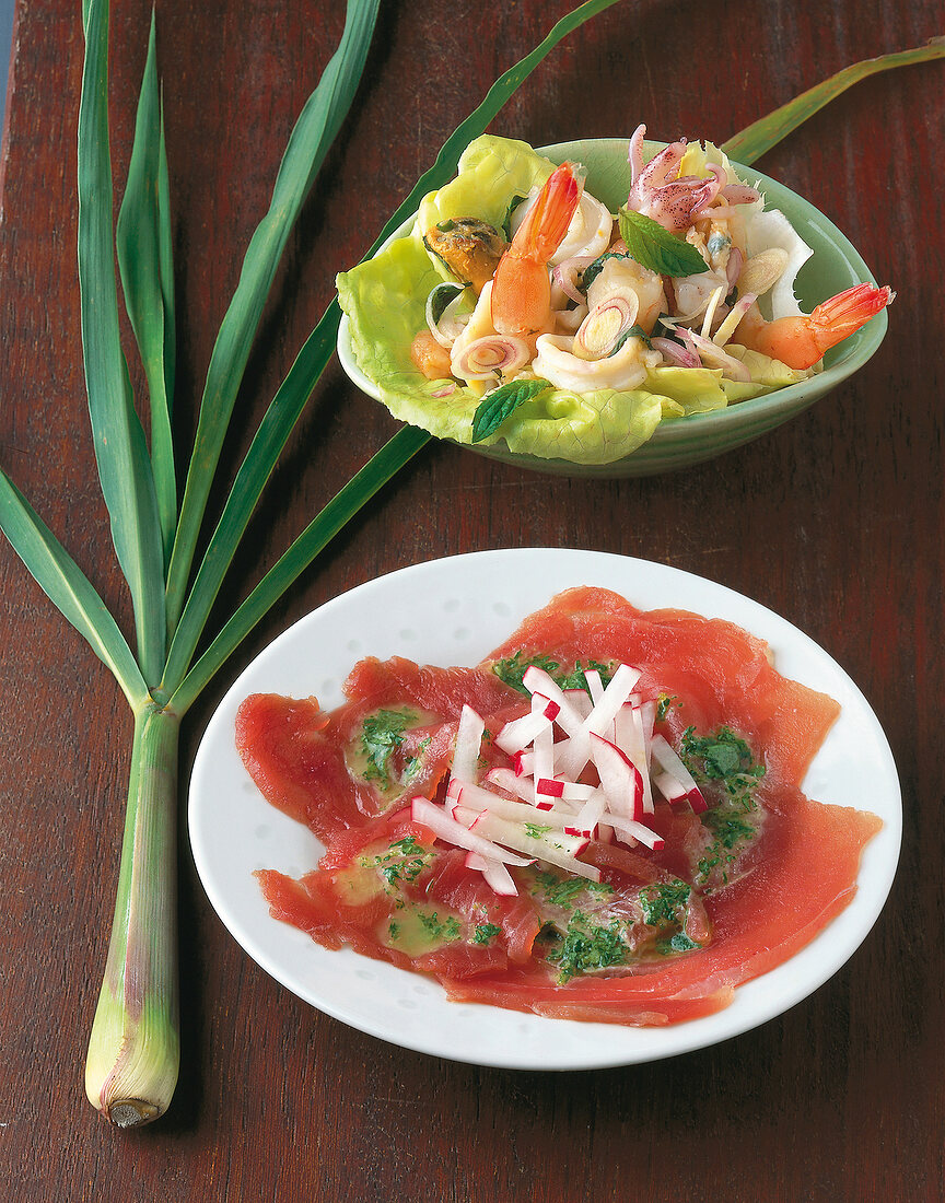 Asia-Häppchen, Meeresfrüchtesalat, Thunfisch-Carpaccio