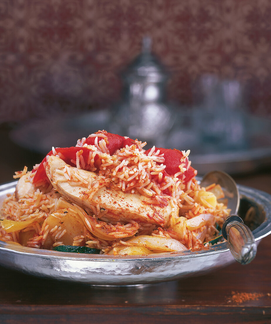 Orientküche, Ma'alube: Hähnchen mit Reis, Kartoffeln, Zwiebeln