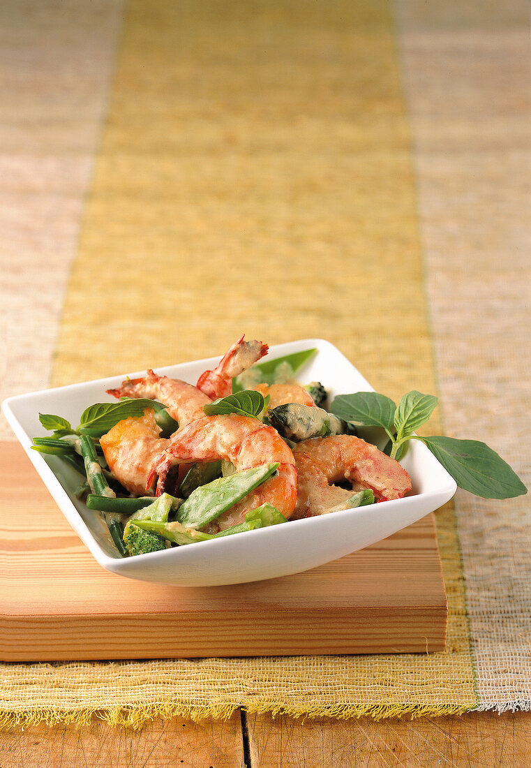 Leipziger Allerlei with shrimp, Asian style