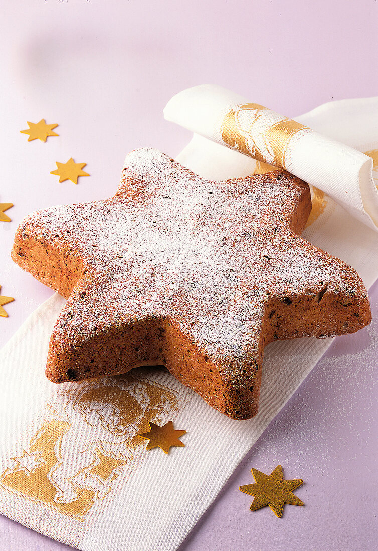 Backen, Adventsbrot in Sternform mit Puderzucker