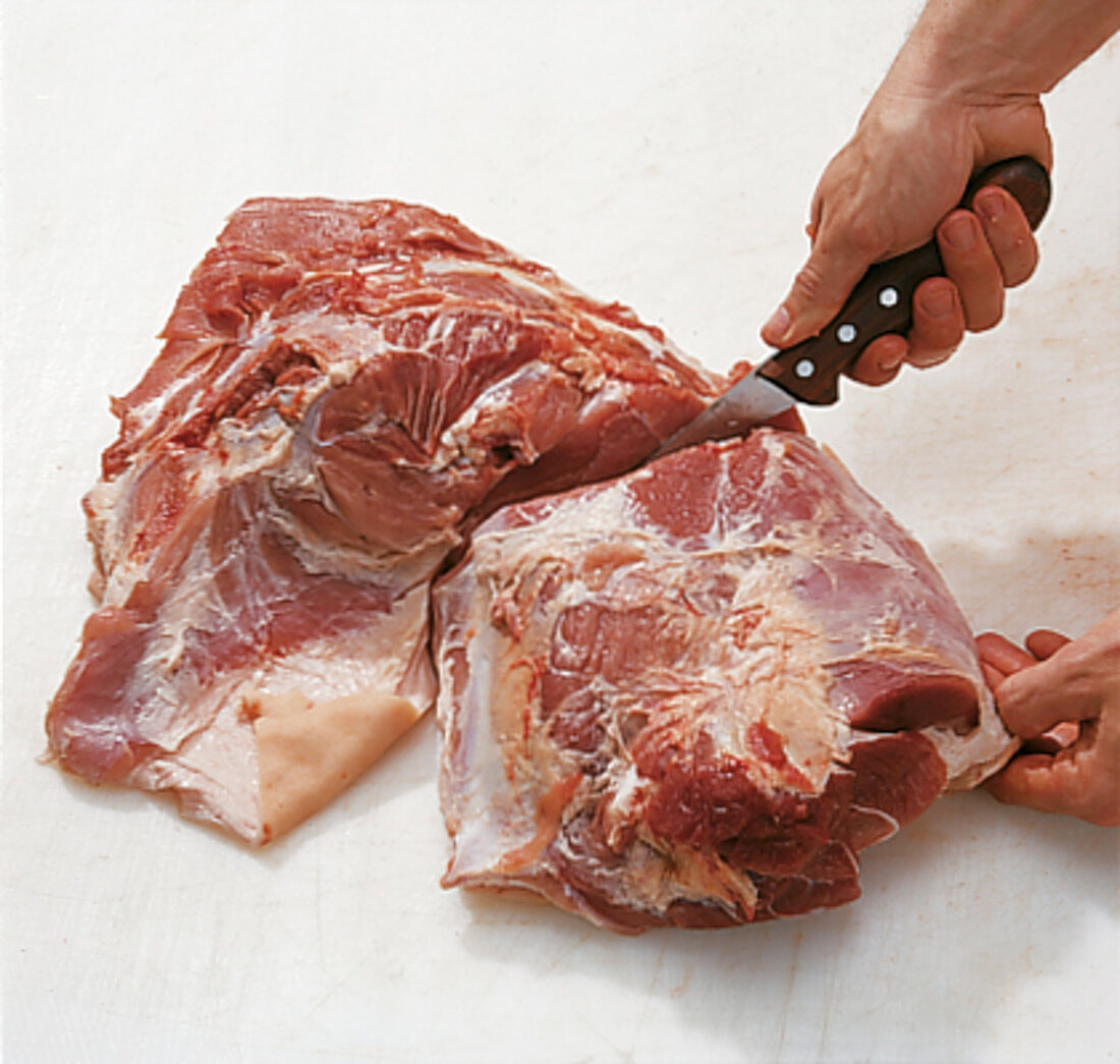 Fleisch, Schweinekeule zerlegen: Oberschale abtrennen, Step 8