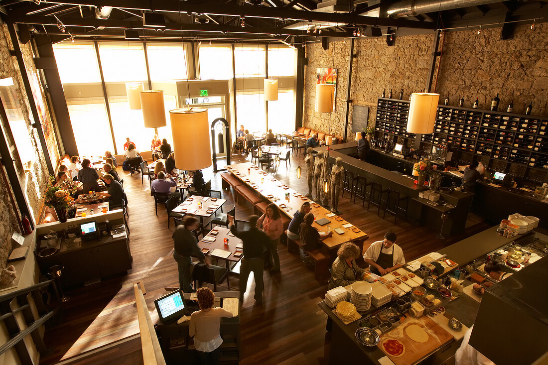 People dinning at Ubuntu Restaurant in California, USA