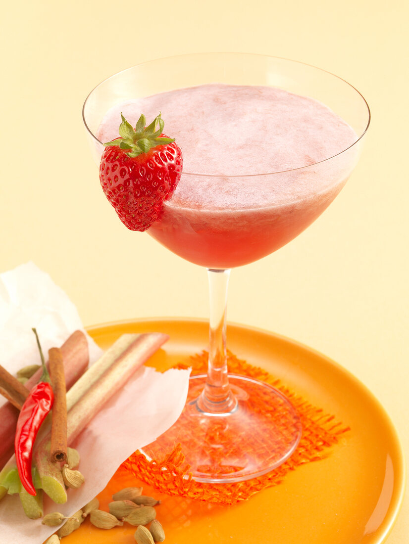 Strawberry cocktail with strawberry slice on rim