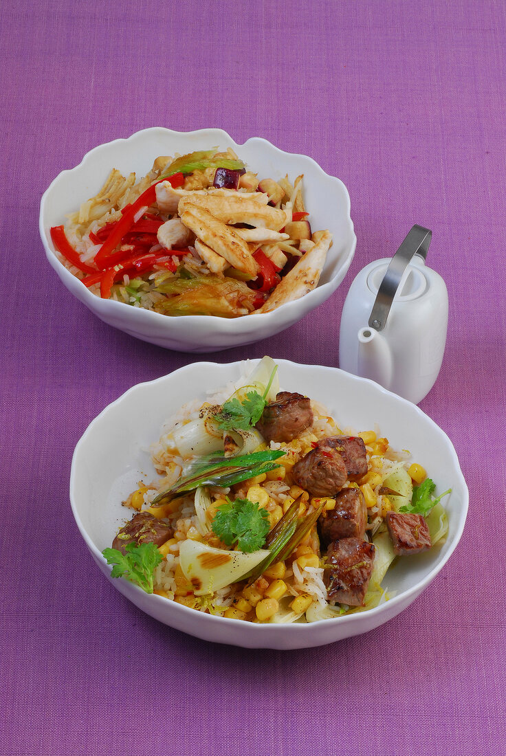 Wok, Reis gebraten mit Hähn- chen und Beef-Mais-Bratreis