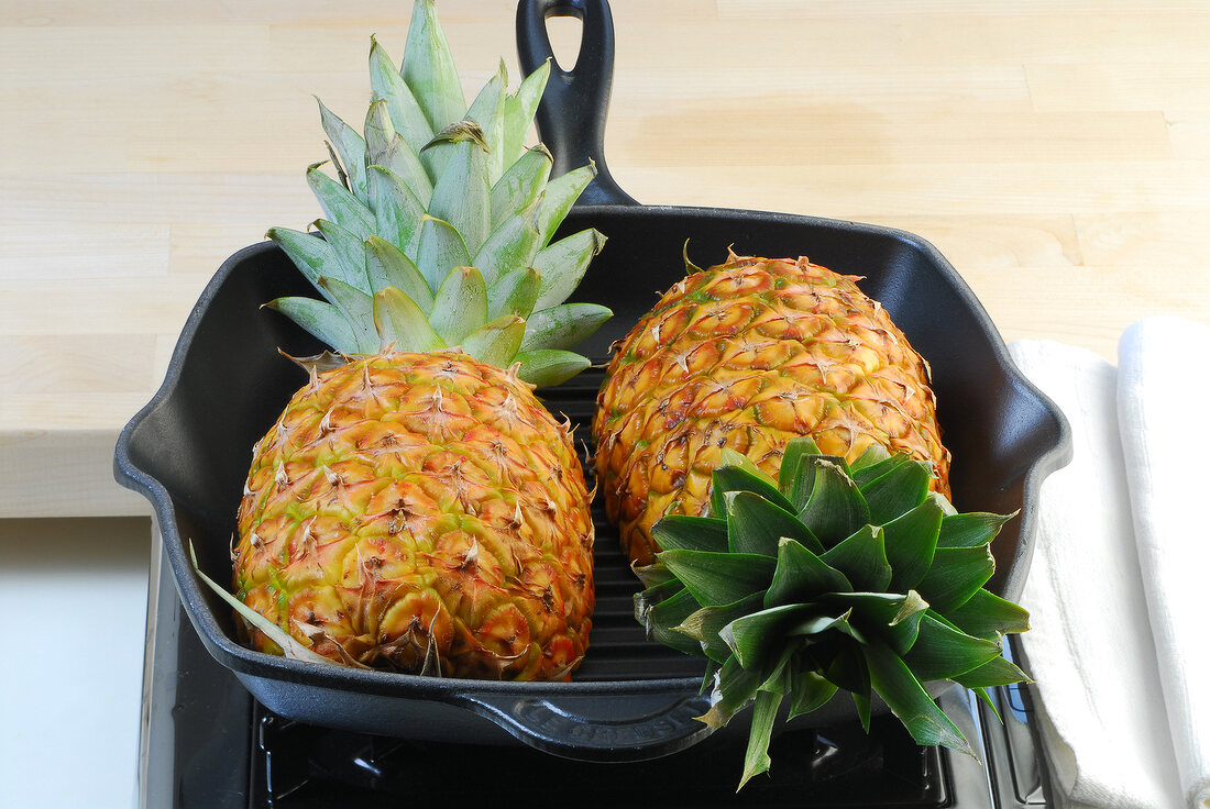 Wok, Thailändischer Ananasreis Ananas in 1 Pfanne grillen, Step 3