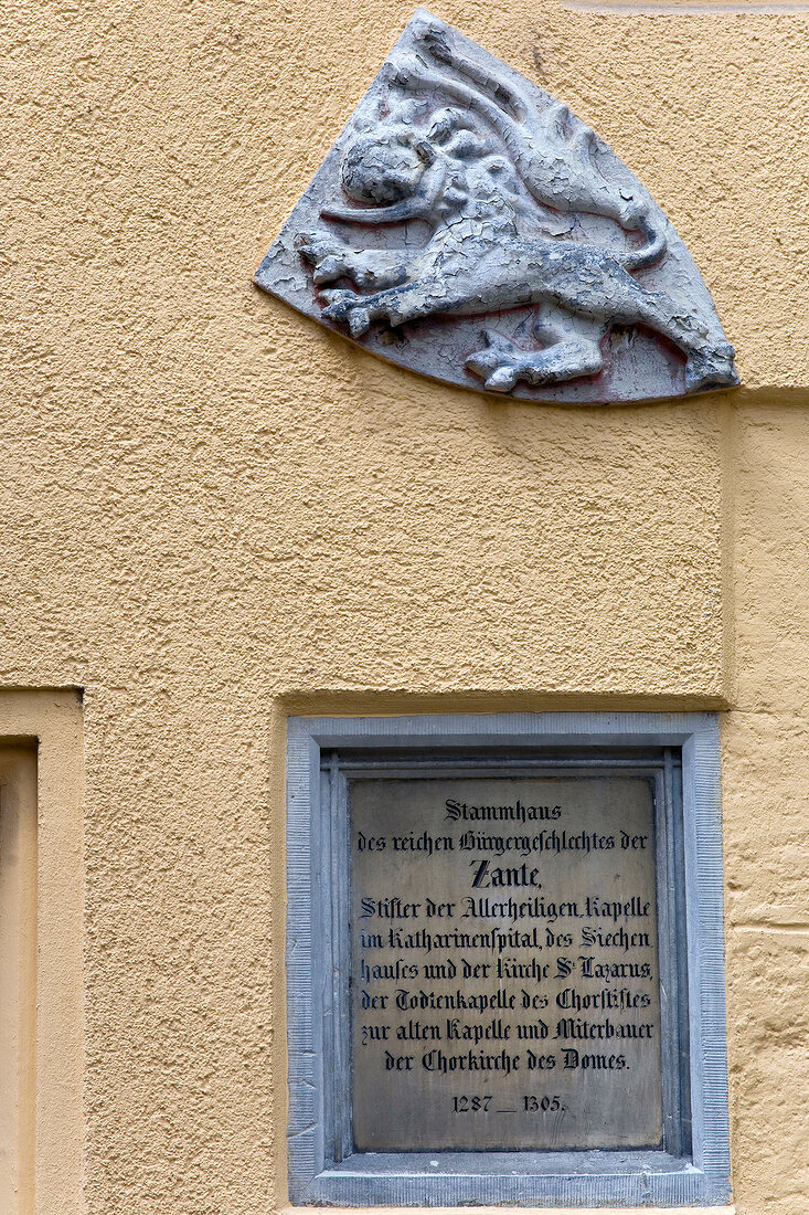 Freisteller: Wappen wohlhabender Patrizier, Stein