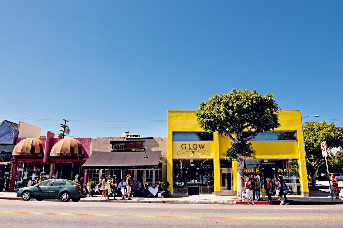 Los Angeles: Melrose Avenue, Einkaufsmeile, Straße, Autos, Menschen