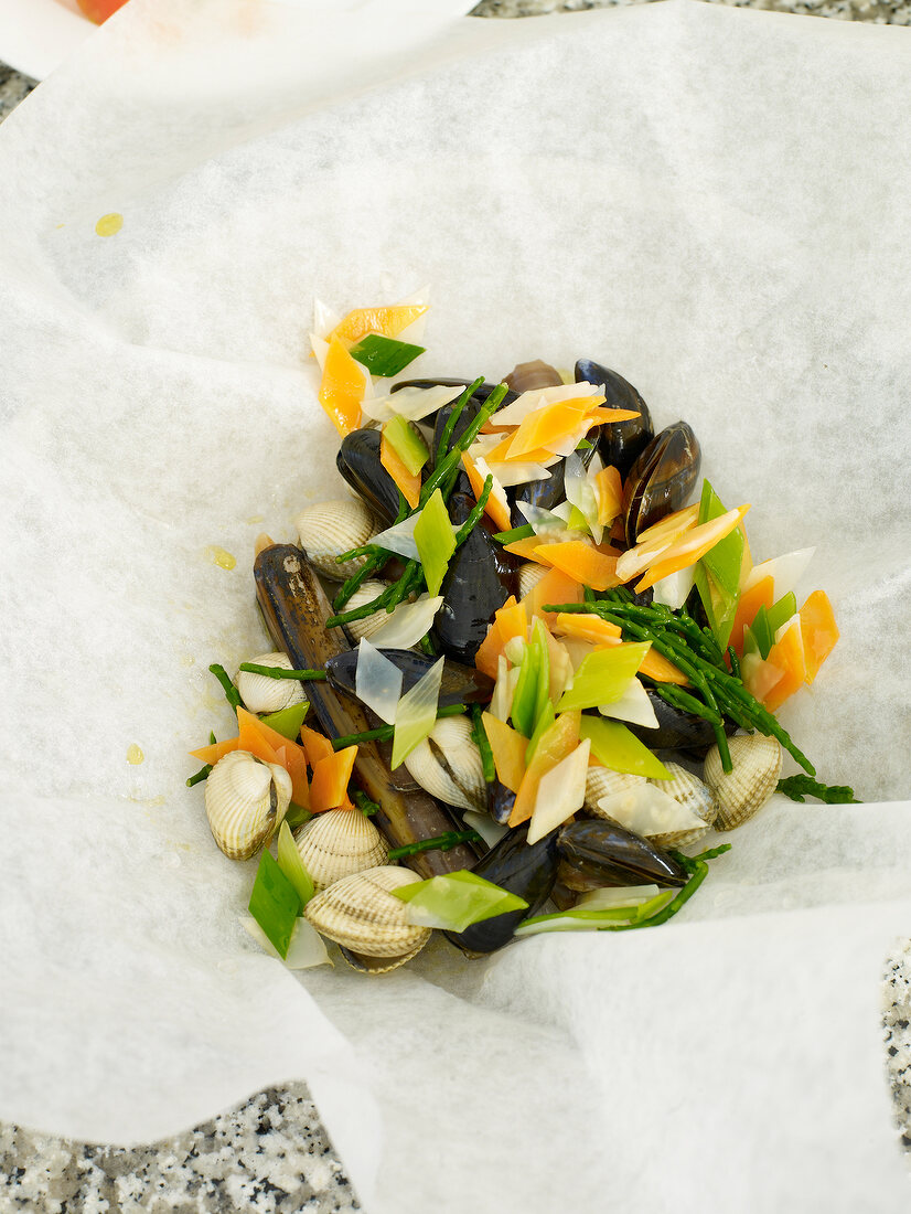 Meeresfrüchte mit Gemüse im Backpapier, Step 2