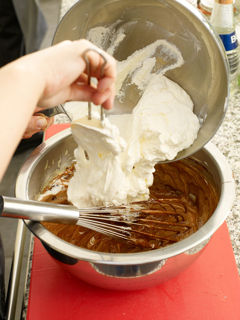 Mousse au Chocolat zubereiten Step 8