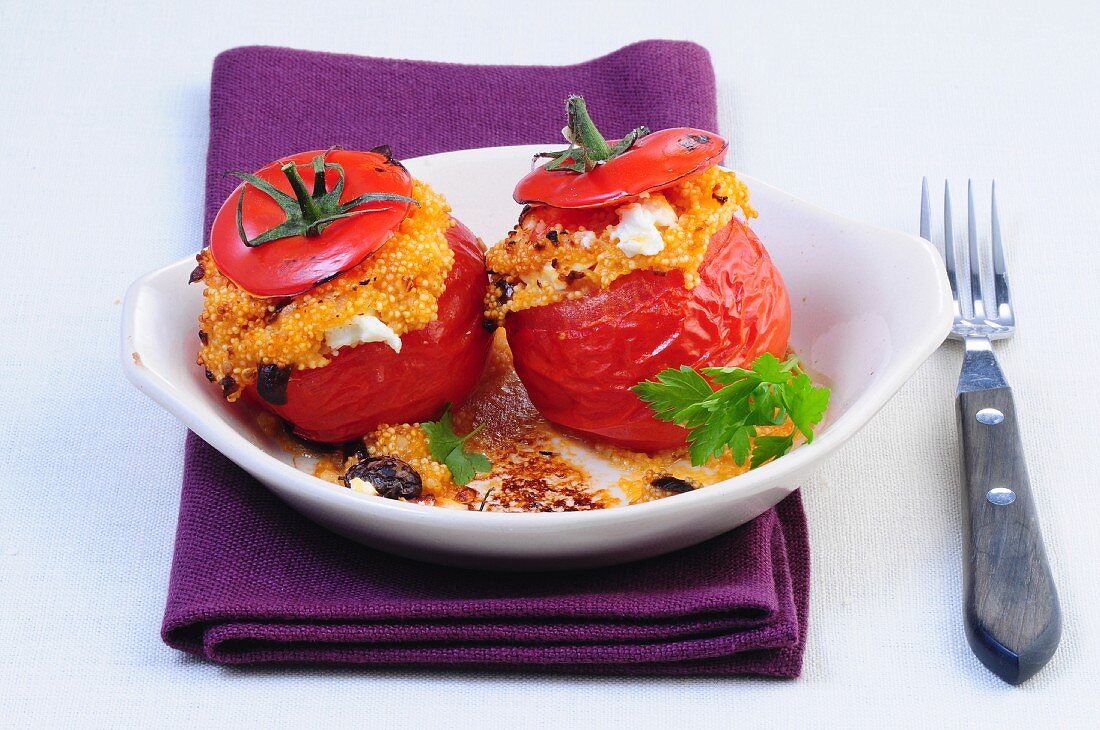 Tomaten mit Hirsefüllung & Fetakäse