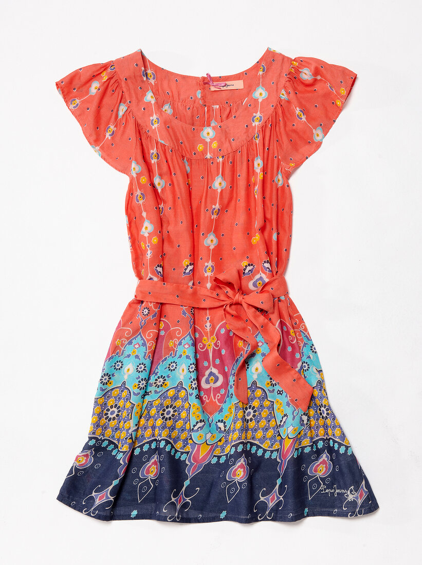Lachsfarbenes Kleid mit Blumenprint 