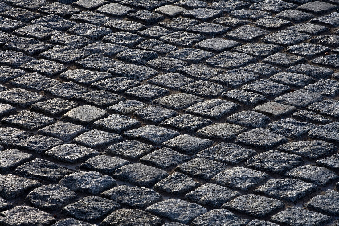 Close-up of small stone pavement in M-dressing