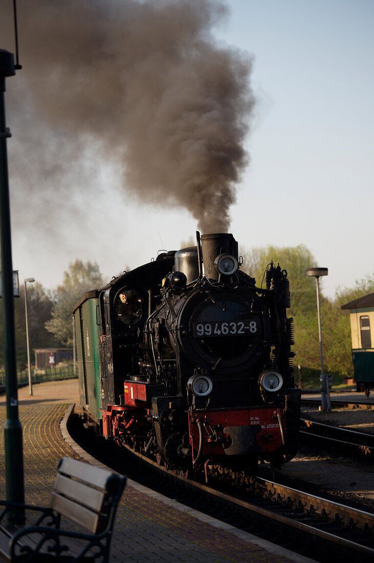 Deutschland, Rügen, Schmalspurbahn "Rasender Roland"