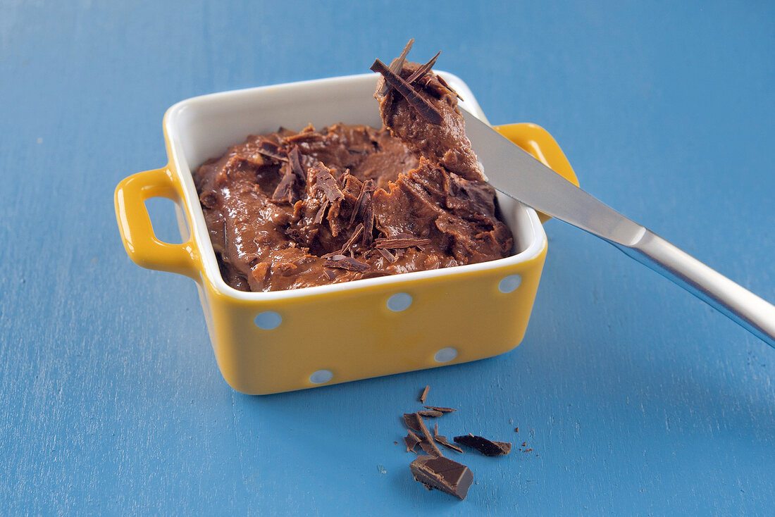 Schlank im Schlaf, Erdnuss- butter mit Schoki, close-up