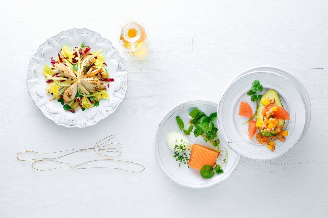 Drei Frühlingssalate: Kaninchensalat ,Brunnenkressesalat, Avocadosalat