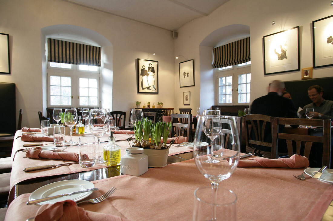 Hugenpöttchen Hugenpoettchen Restaurant Restaurant im Schlosshotel Hugenpoet
