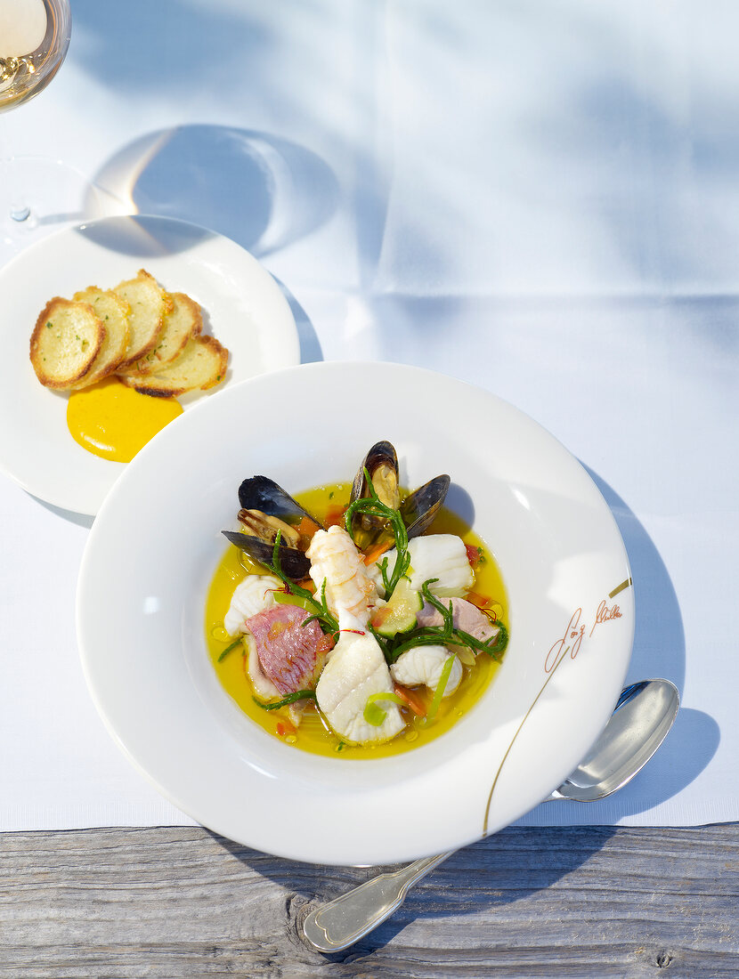 Bouillabaisse von Nordseefischen Rezept von Jörg Müller