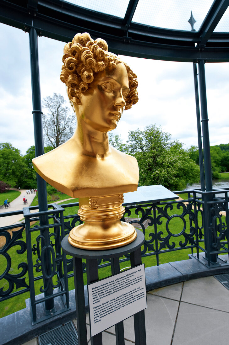 Bust in gold at Bad Muskau Muskauer Park , Saxony, Germany