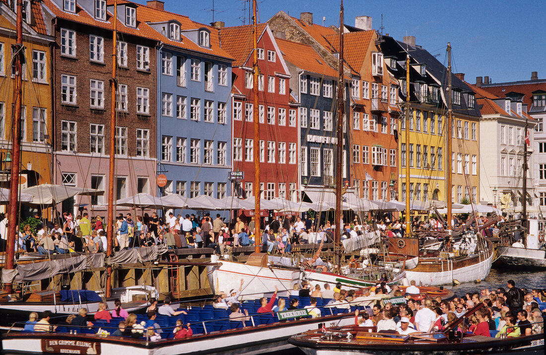 Buntes Treiben am Nyhavn in Kopenhagen