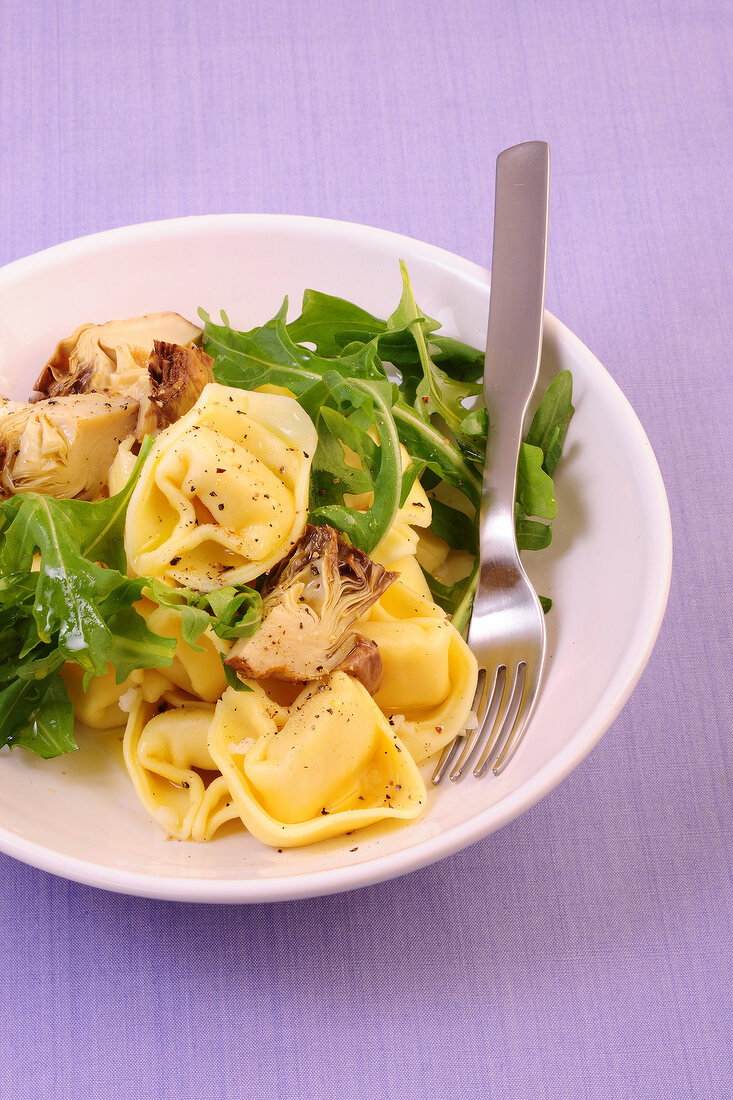 Abendessen, Warmer Tortellini- Salat mit Artischoken