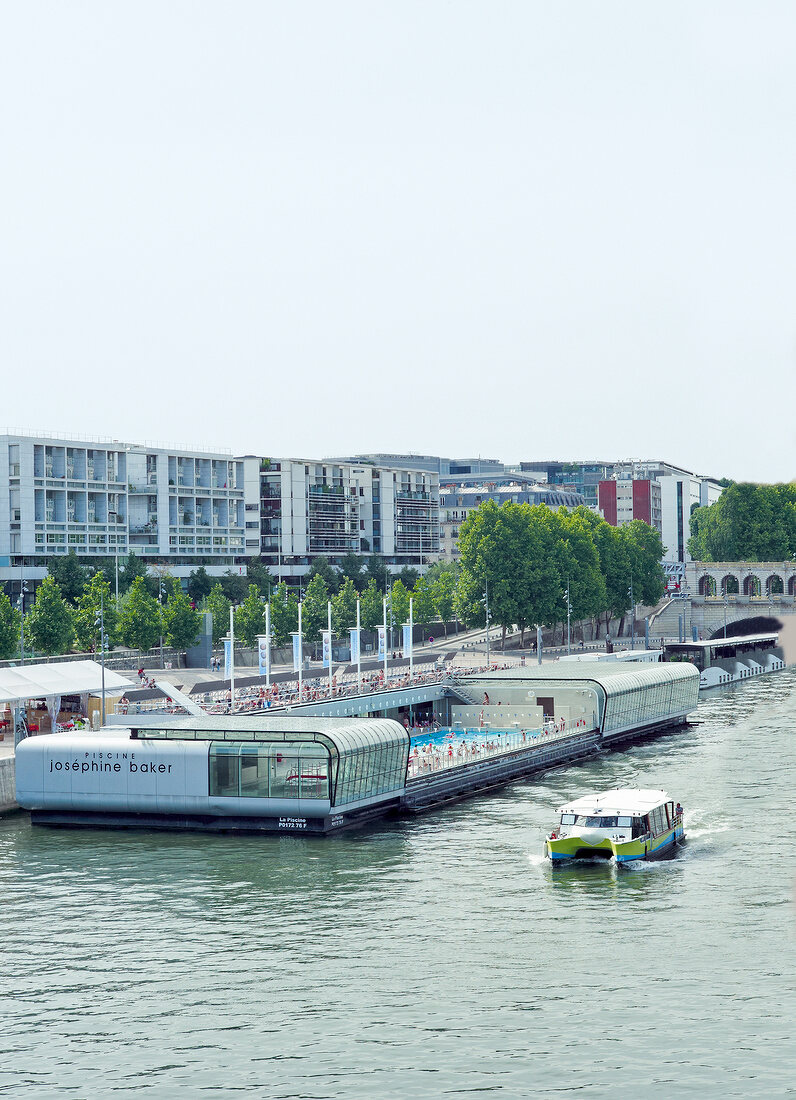 Paris: Freibad auf der Seine 