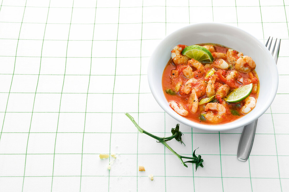 Caribbean shrimp with lime in bowl