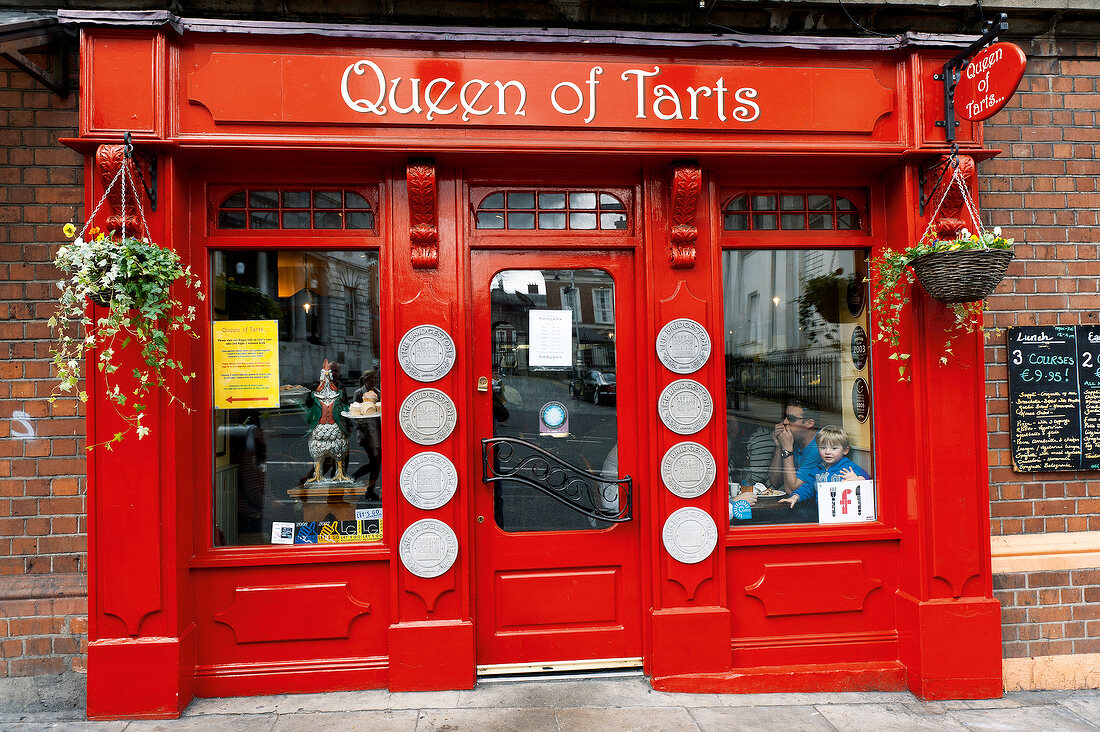 Red entrance of Queen of Tarts, Dublin, Ireland