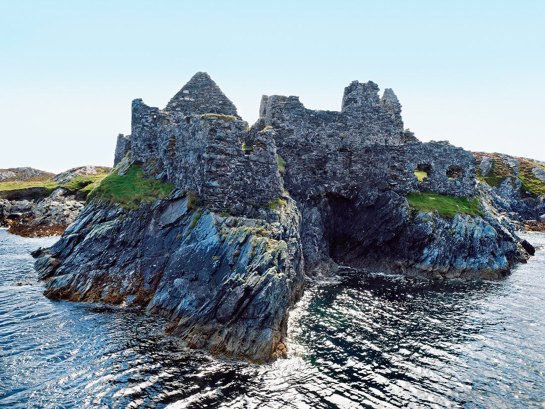 View of rocky coast of Cromwell Barracks in Inishbofin, Ireland