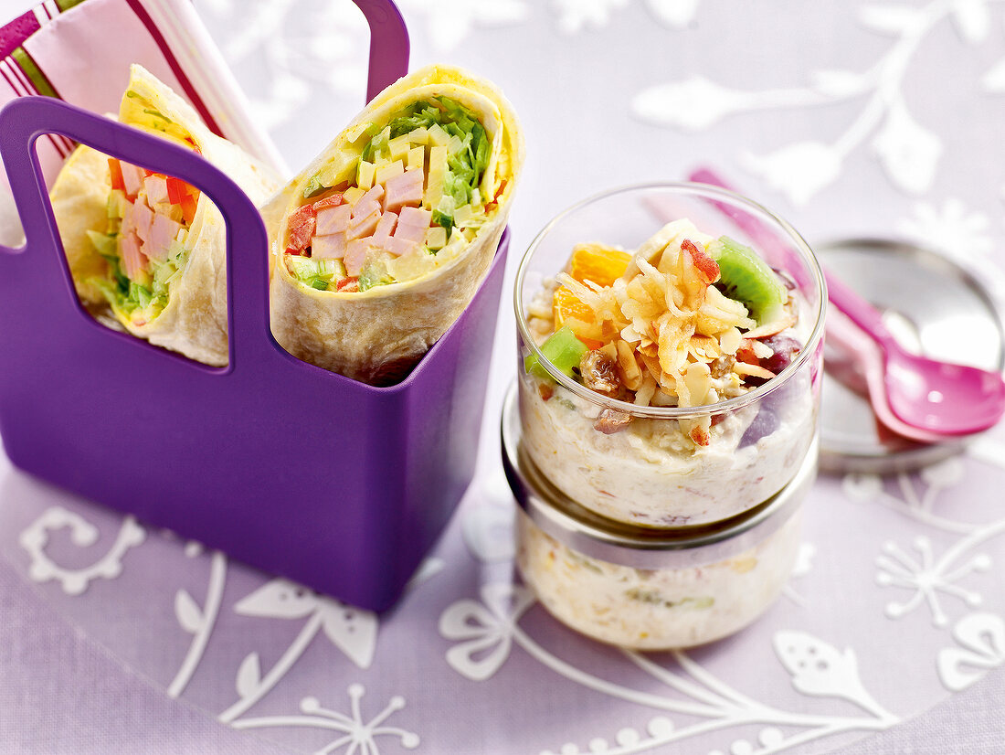 Was koche ich.. Wraps m. Puten brustsalat, Birchermüsli m. Früchten