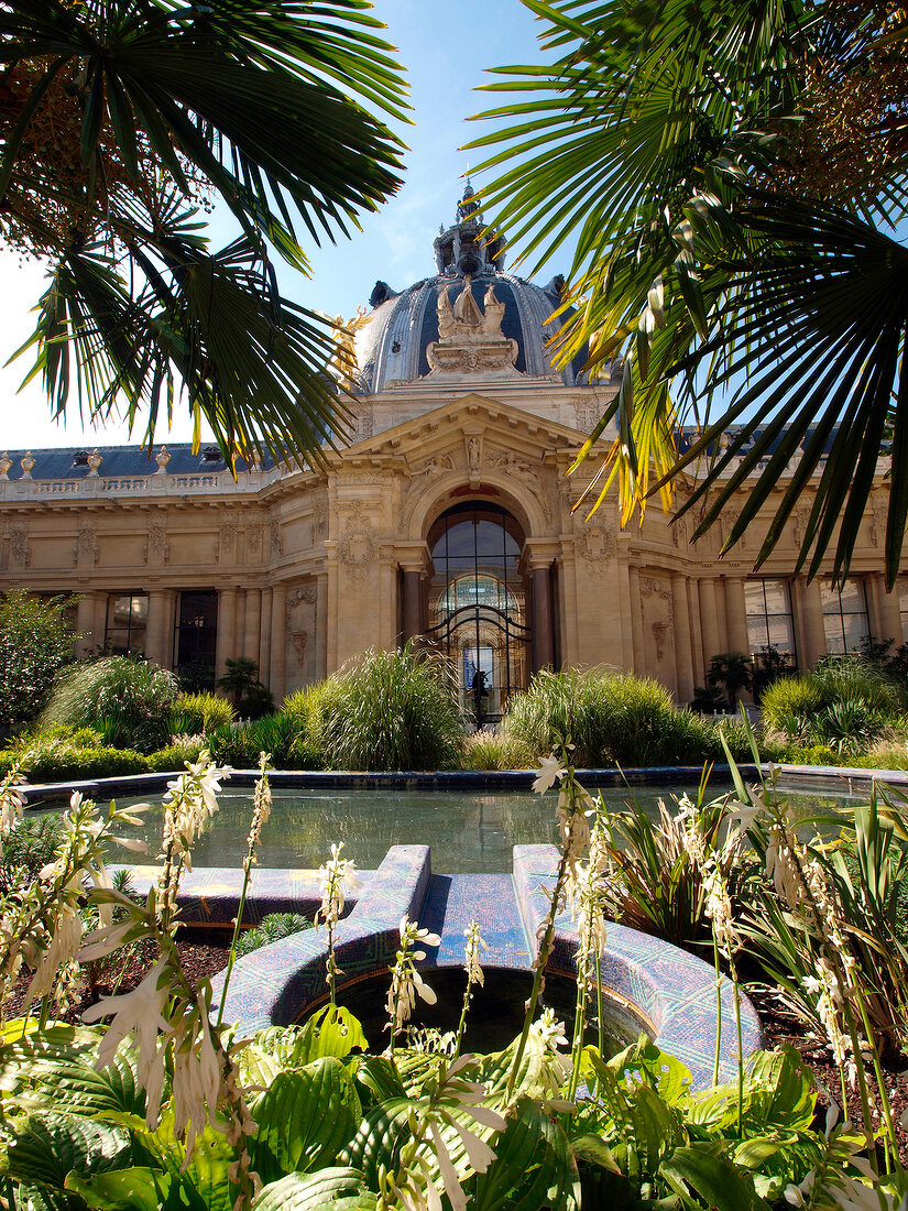 Paris: Petit Palais, Fassade, Kuppel Eingang