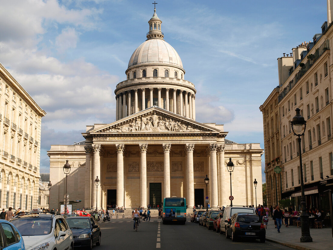 Paris: Panthéon Fassade, Kuppel. X 