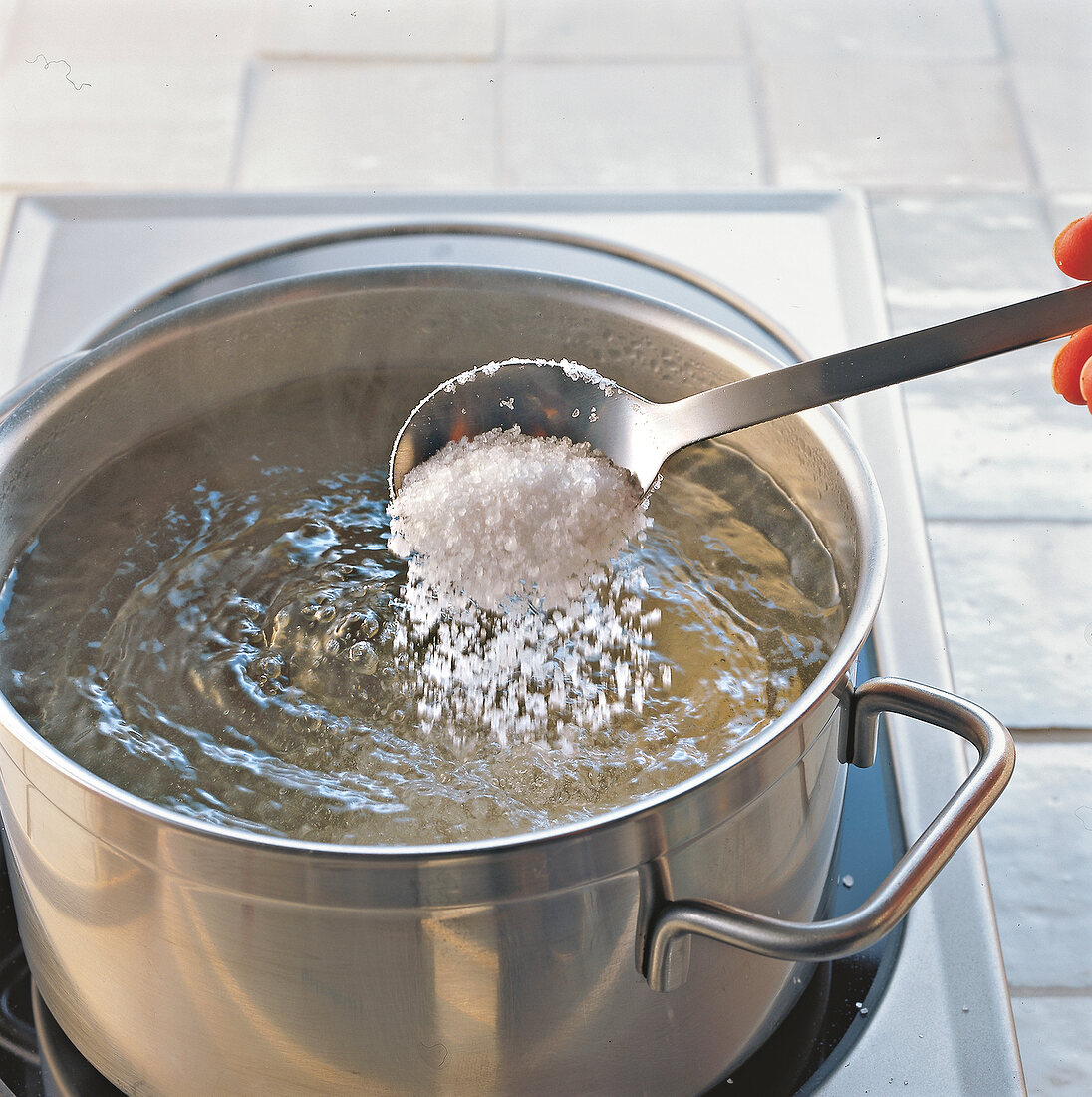 Salz, Salz ins Kochwasser geben, Step